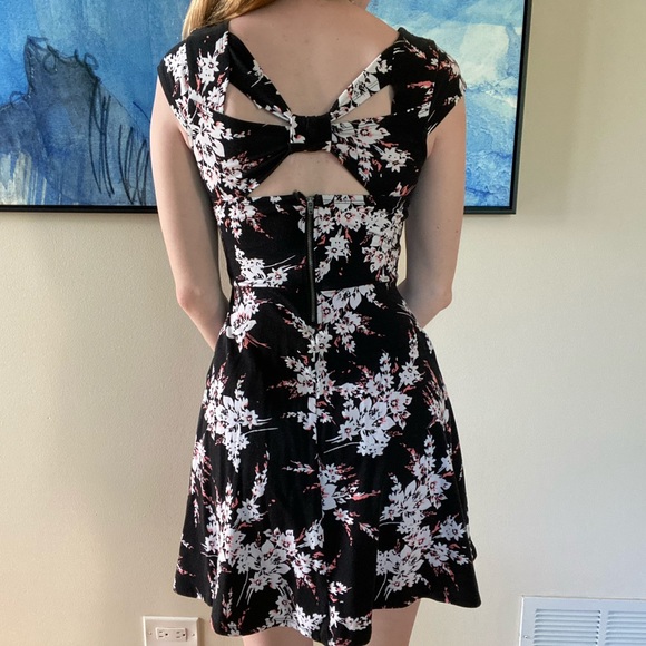 Hollister Dress - Picture 4 of 6